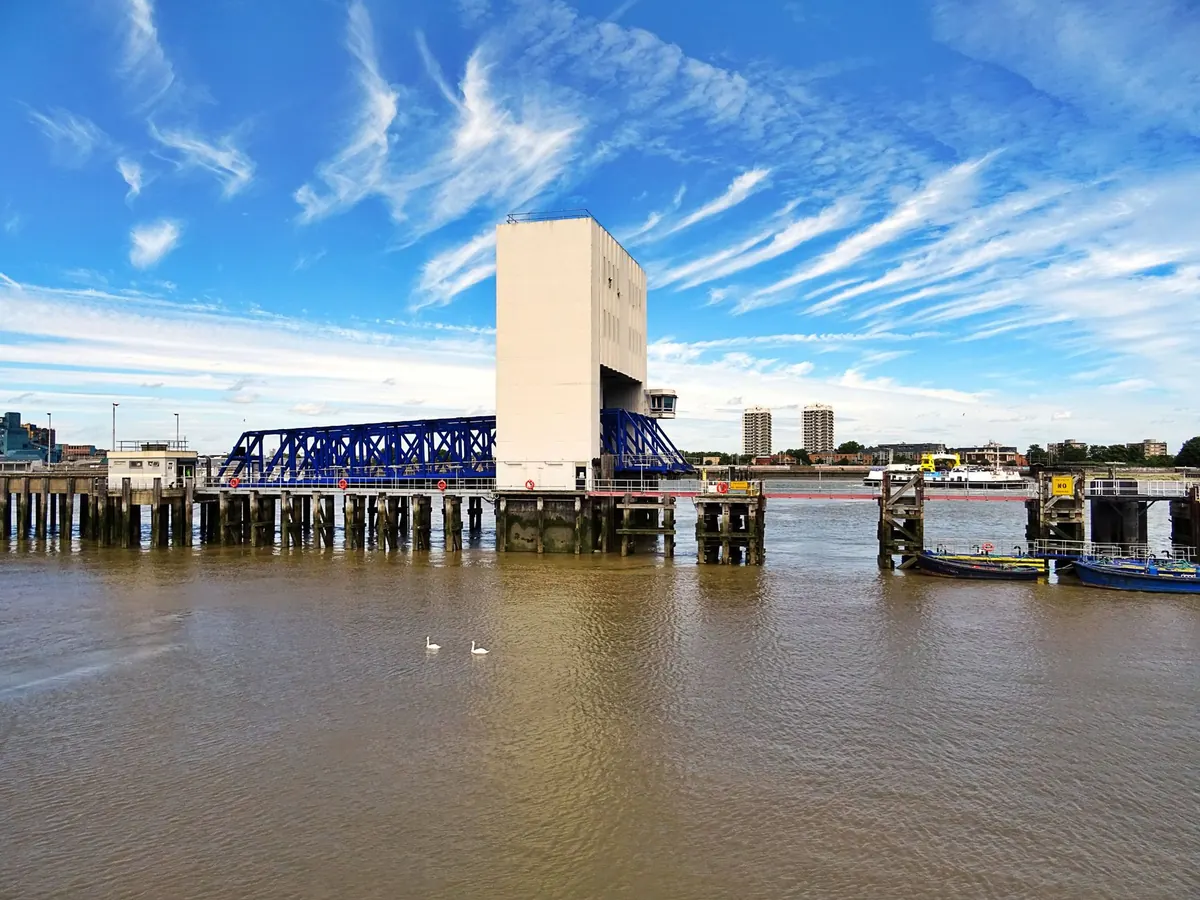 How to Read a Tide Table: A Beginner's Guide for UK Coastal Walks
